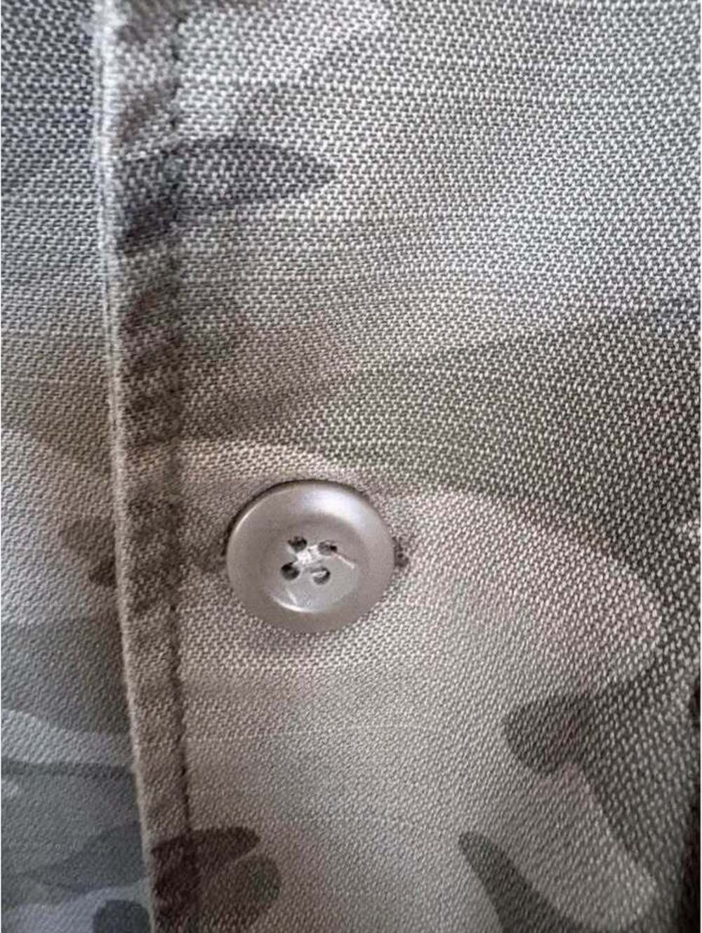 Hot Topic Camo Button-Down Jacket - Picture 3 of 5
